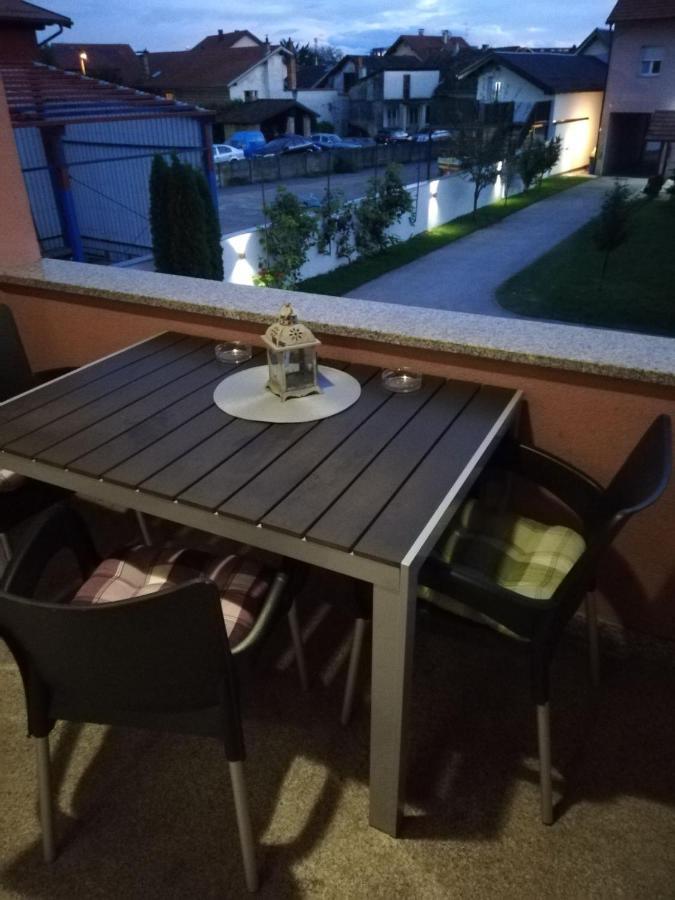 Guest House Lucija Buzin ภายนอก รูปภาพ