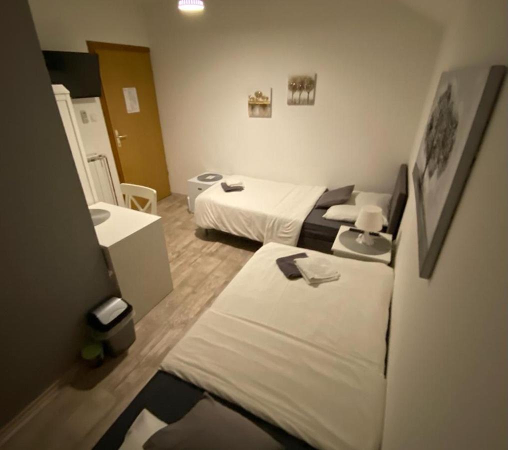 Guest House Lucija Buzin ภายนอก รูปภาพ