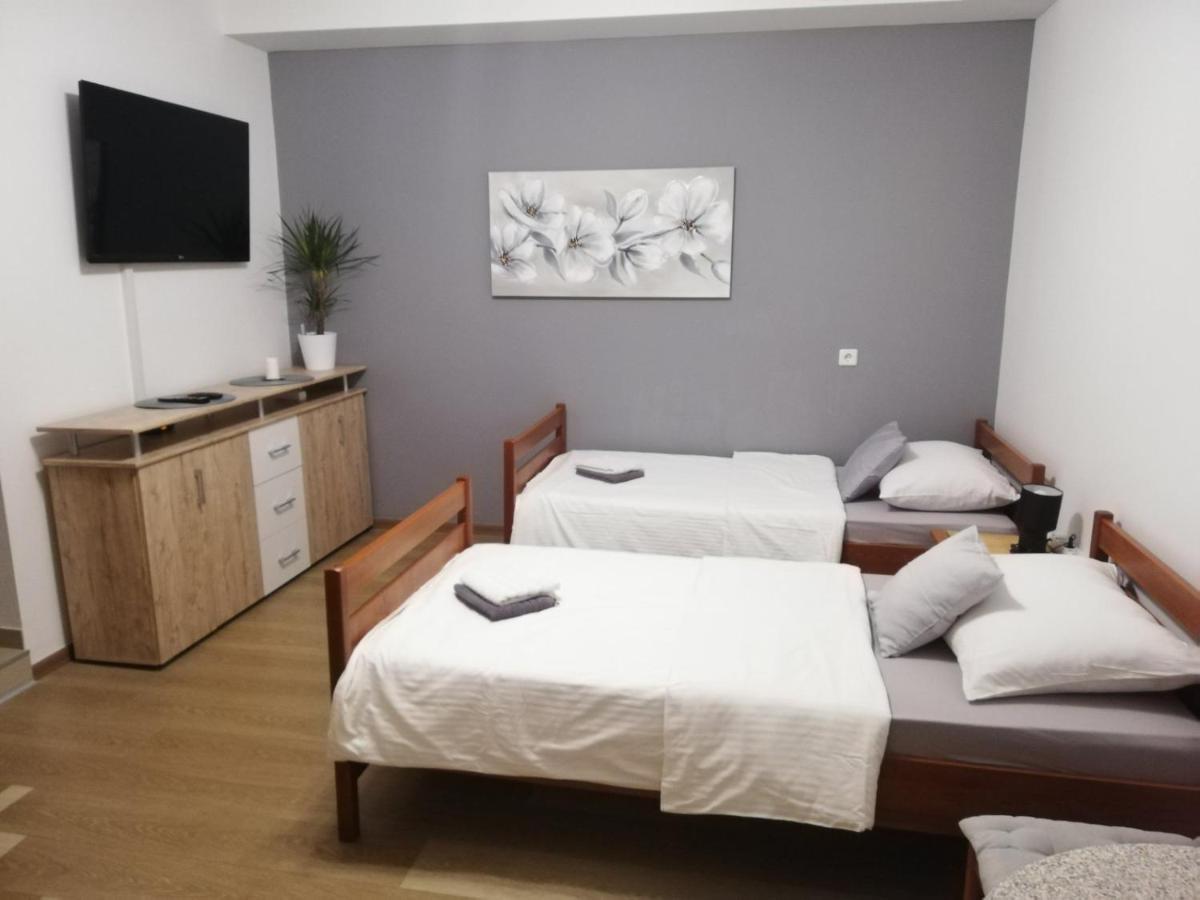 Guest House Lucija Buzin ภายนอก รูปภาพ