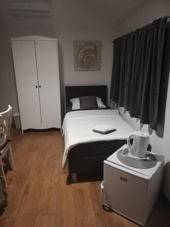 Guest House Lucija Buzin ภายนอก รูปภาพ